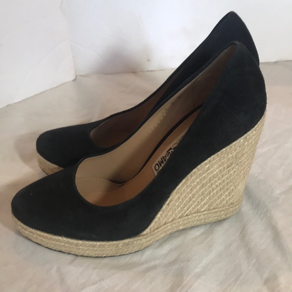 “FERRAGAMO” “Bernie” Black Espadrille Wedges. - Picture 6 of 16